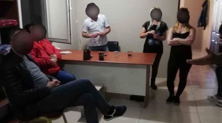 Antalya’da masaj salonuna baskın: 7 kişiye 22 bin 50 TL ceza