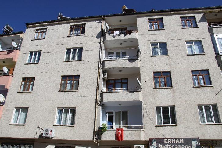 Yaşlı adam evinde ölü bulundu, ondan geriye  köpeği kaldı G5