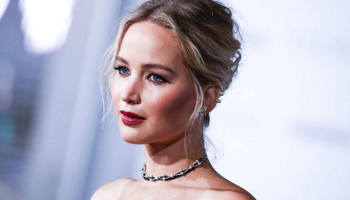 Sette Talihsiz Kaza Jennifer Lawrence I Cam Parcalari Yaraladi