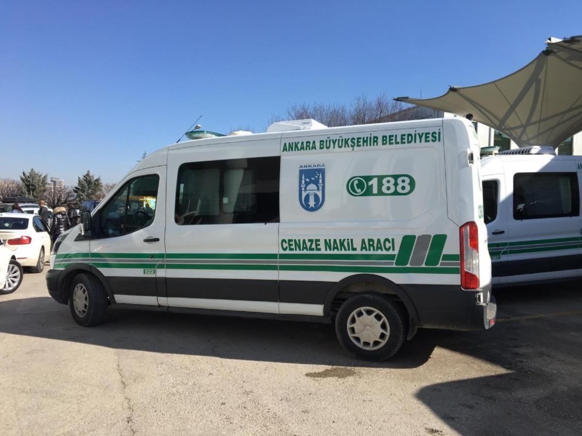 Ş&uuml;pheli şekilde 8.kattan d&uuml;şen Ayşe &Ouml;zgecan Usta, Ankara&rsquo;da toprağa verildi