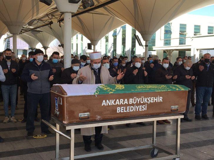 Şüpheli şekilde 8.kattan düşen Ayşe Özgecan Usta, Ankara’da toprağa verildi G3