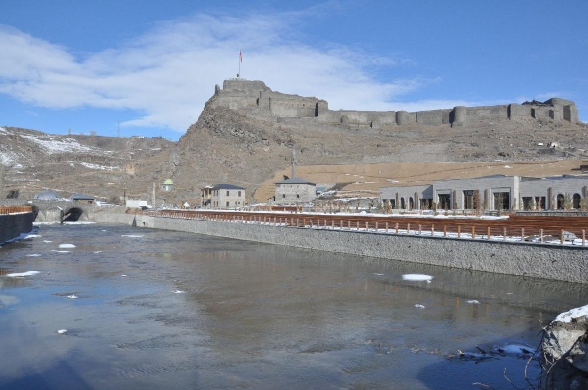 Kars &Ccedil;ayı&rsquo;nın buzu ikince kez &ccedil;&ouml;z&uuml;ld&uuml;