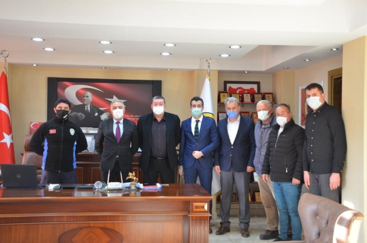 İş&ccedil;i dostu Başkan Tekin&rsquo;e, iş&ccedil;iler teşekk&uuml;r ettiler