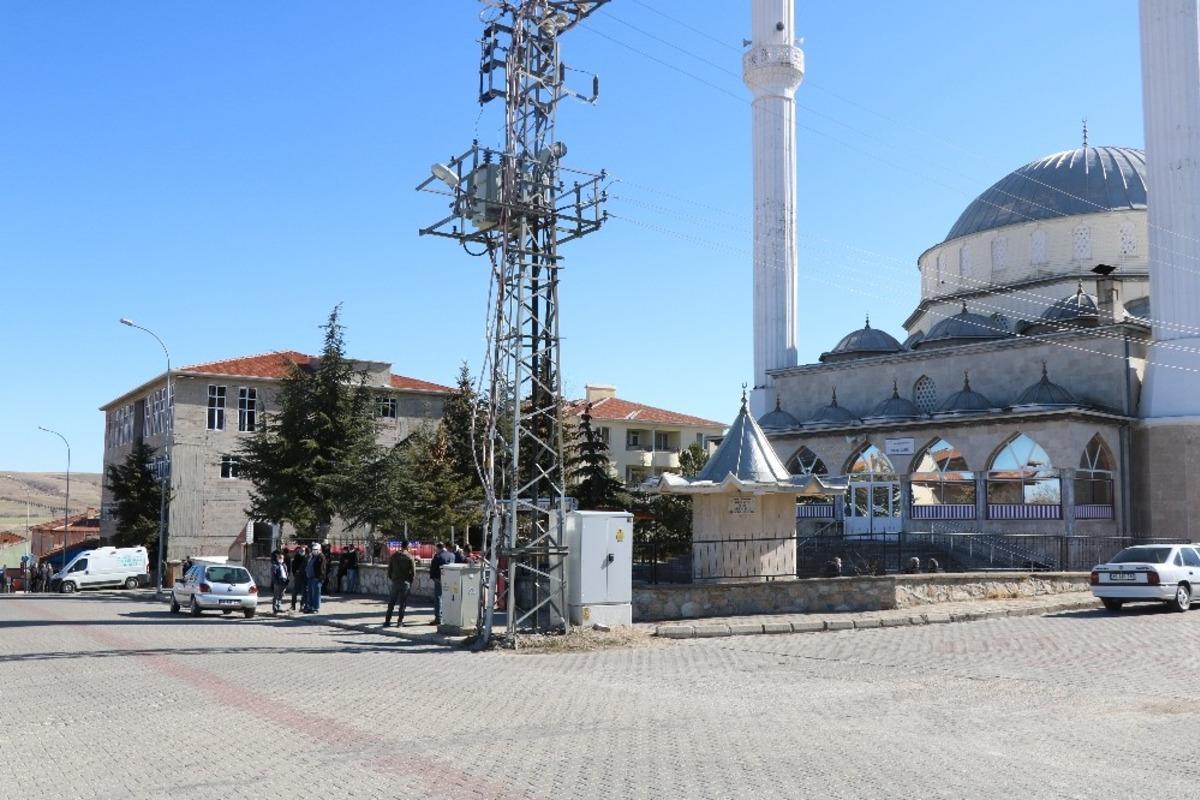 Kırşehir&rsquo;de vahşet, cani koca eşini 27 yerinden bı&ccedil;aklayarak &ouml;ld&uuml;rd&uuml;