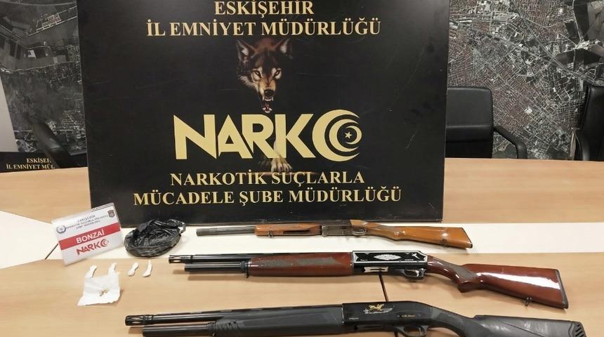 Eskişehir’de uyuşturucu operasyonunda 3 kişi yakalandı