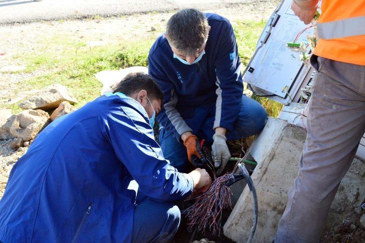 İnternet kabloları 6’ıncı kez çalınan mahalleli isyan etti G1