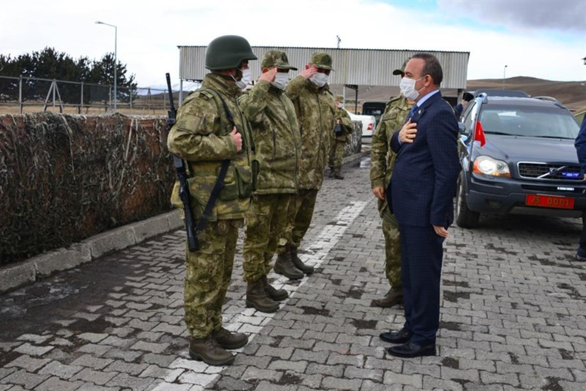 Vali H&uuml;seyin &Ouml;ner, &Ccedil;ıldır Aktaş Hudut Karakolunu ziyaret etti
