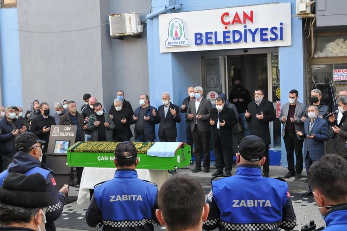 AK Parti&rsquo;li meclis &uuml;yesi toprağa verildi