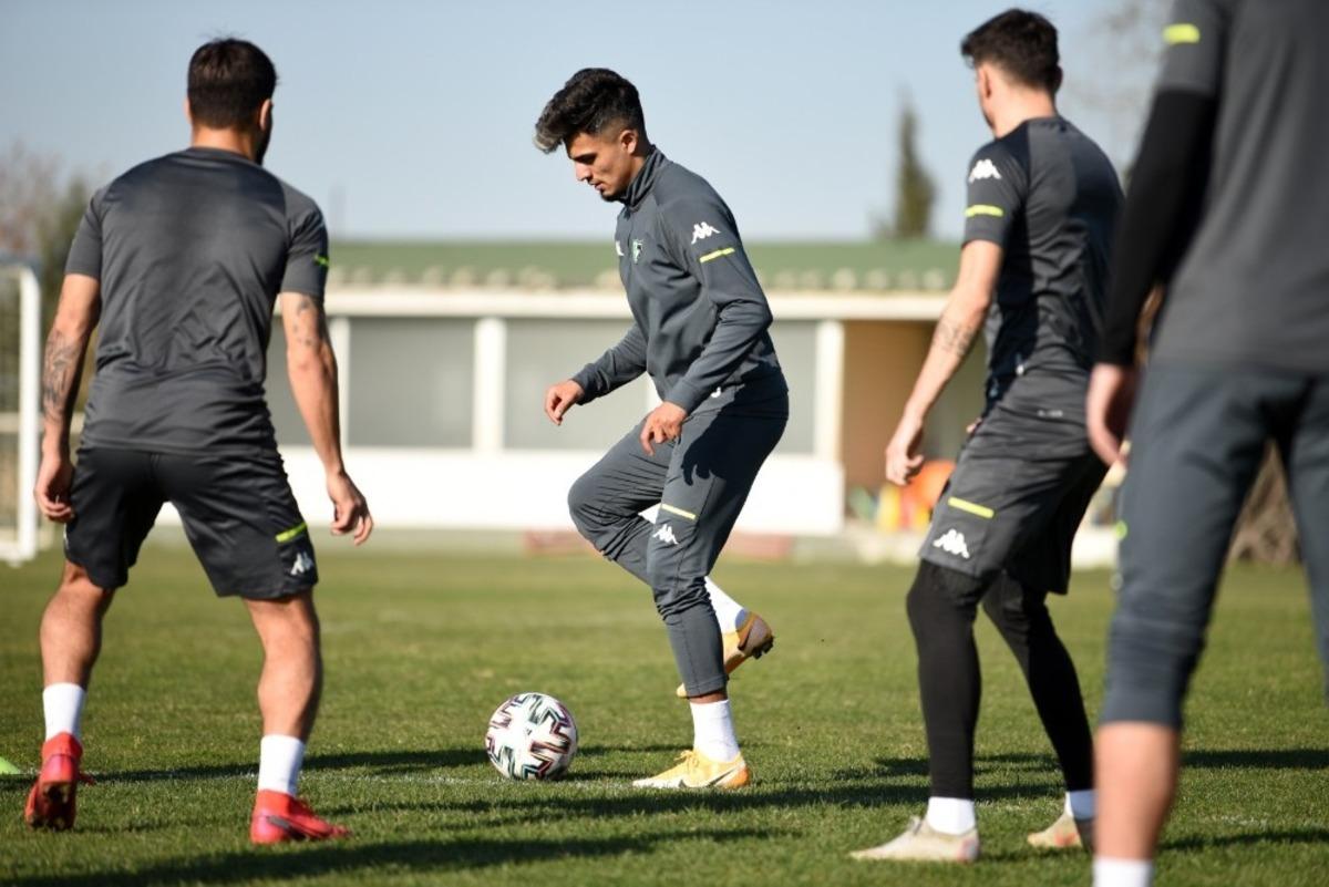Denizlispor ve Antalyaspor ma&ccedil; saatini beklemeye başladı
