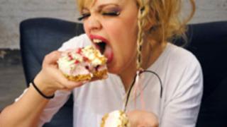 DBE Yemekle Kavgayı Bitiriyor 