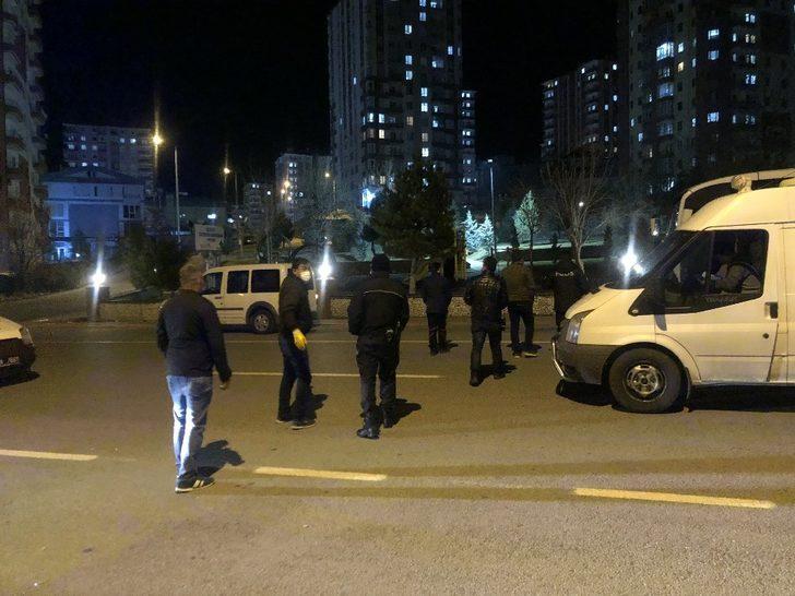 Yol kenarındaki şüpheli çanta polisi harekete geçirdi G3