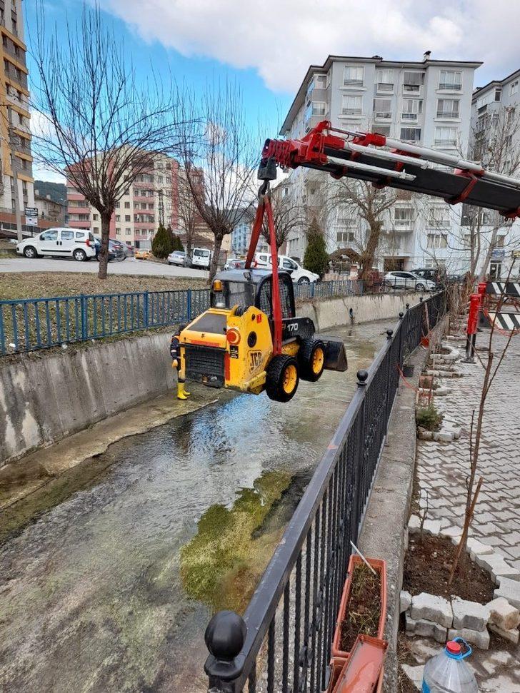 Kastamonu’da derelerde biriken çöpler temizleniyor G1