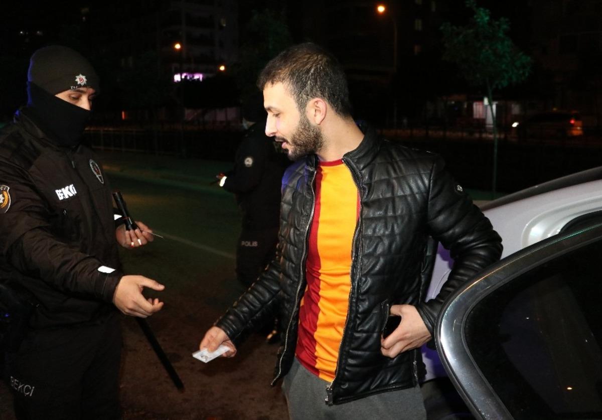 Kısıtlamada derbiyi izlemeye ve arkadaşına ila&ccedil; g&ouml;t&uuml;rmeye &ccedil;alışanların bahanesi işe yaramadı