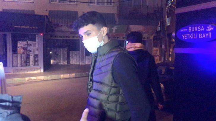 Bursa’da internet kafeye polis baskını, havalandırmadan kaçmaya çalıştılar G3