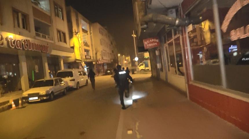 Bursa'da internet kafeye polis baskını