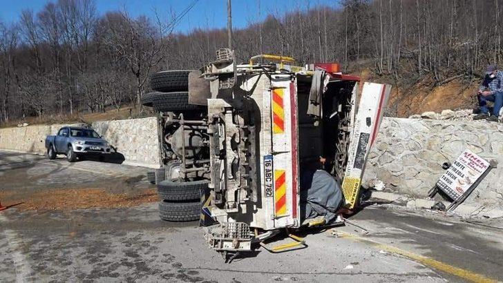 Uludağ yolunda kamyonun devrilme anı kamerada G2