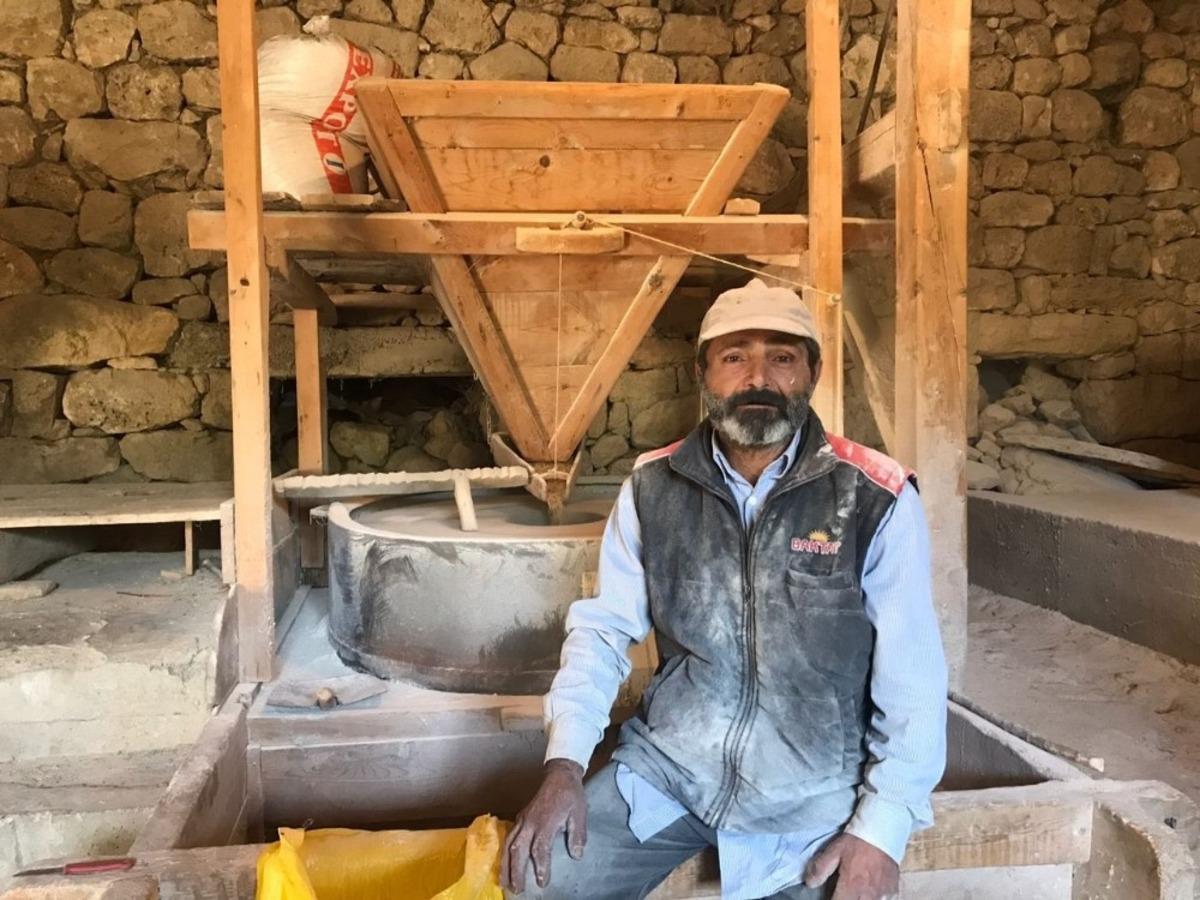 Asırlık değirmenin taşları beş kuşaktır d&ouml;n&uuml;yor