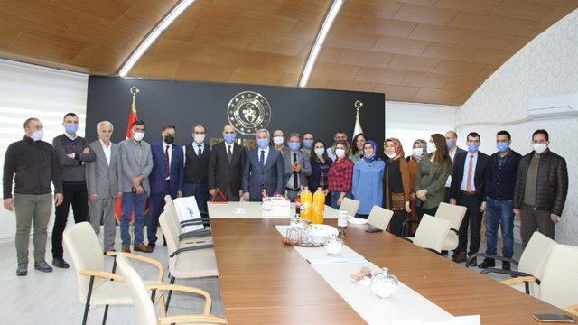 Tilkidöğen’e plaketli uğurlama