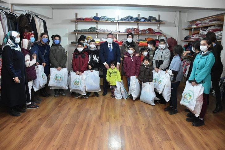 Başkan Beyoğlu, ihtiyaç sahibi çocukların yüzünü güldürdü G1