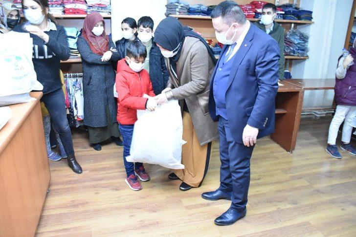 Başkan Beyoğlu, ihtiyaç sahibi çocukların yüzünü güldürdü G4