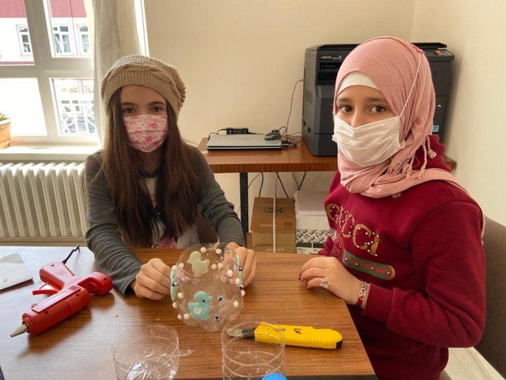 Mecidiye Ortaokulu’nda atık malzemeler eşyaya dönüşüyor G2