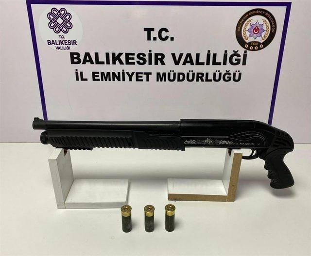 Balıkesir’de 9 aranan şahıs yakalandı