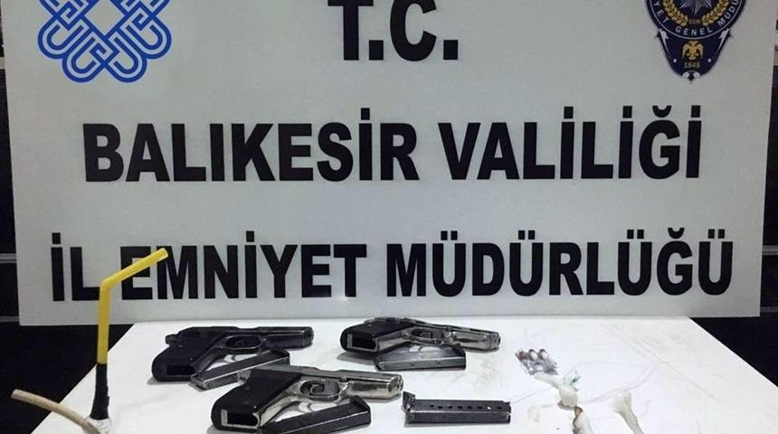 Balıkesir&rsquo;de 9 aranan şahıs yakalandı
