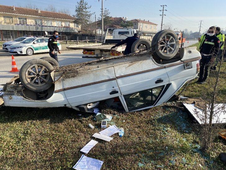 Balık tutmaya giden sürücünün aracı takla attı: 2 yaralı G3