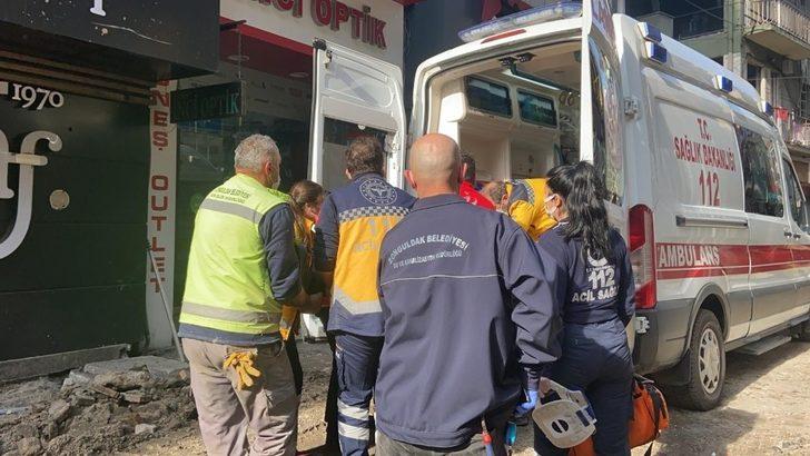 Alt yapı çalışması yapan işçinin başına tabela düştü G2