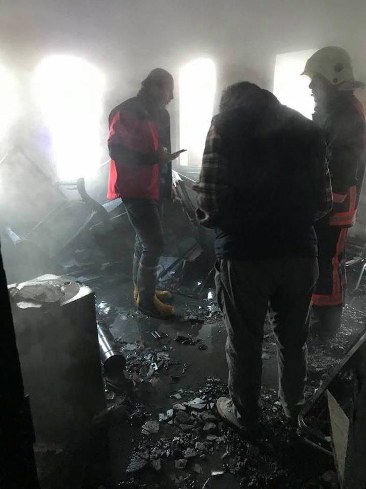 Üç kişilik ailenin yaşadığı evde yangın çıktı G1