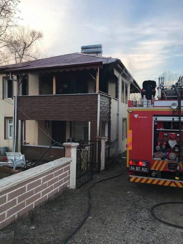 Üç kişilik ailenin yaşadığı evde yangın çıktı G4