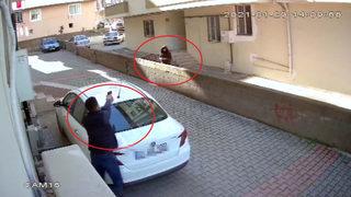 Site bahçesinde korkutan silahlı çatışma kamerada