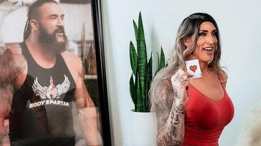 Eski Amerikan güreşi yıldızı trans olduğunu duyurdu