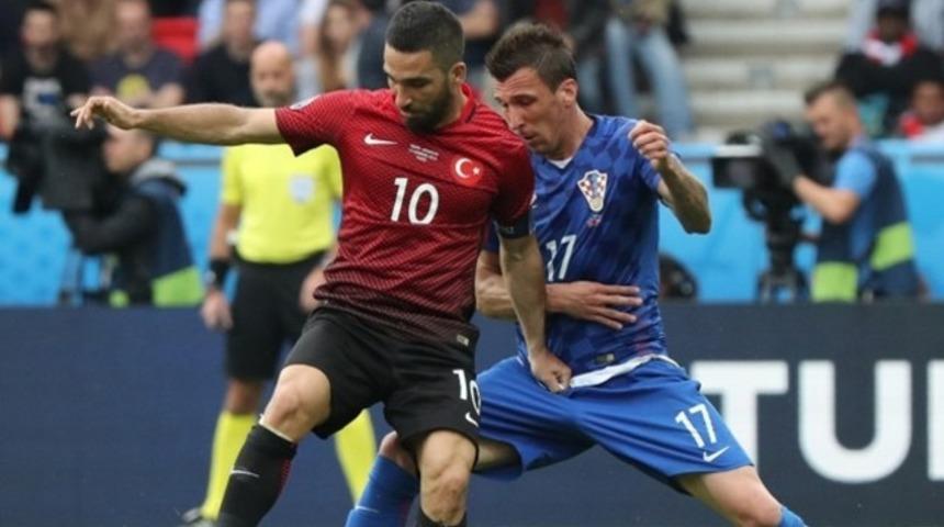 Türkiye Hırvatistan maçı canlı izle: Maçı canlı yayınlayan kanallar için tıklayın!(TV8 İzle!)