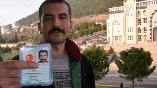 İsmini duyan 'Gerçek mi?' diye soruyor! Kimliğini göstermeden inandıramıyor