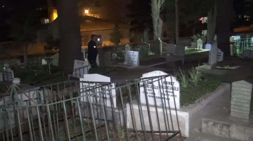 Mezarlıkta ağlayan bebek ihbarı ekipleri harekete geçirdi