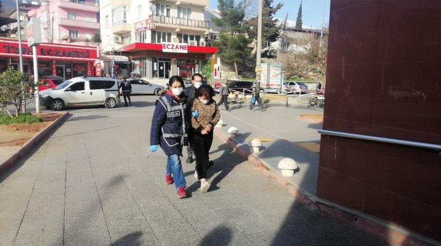 Otomobil hırsızları tutuklandı