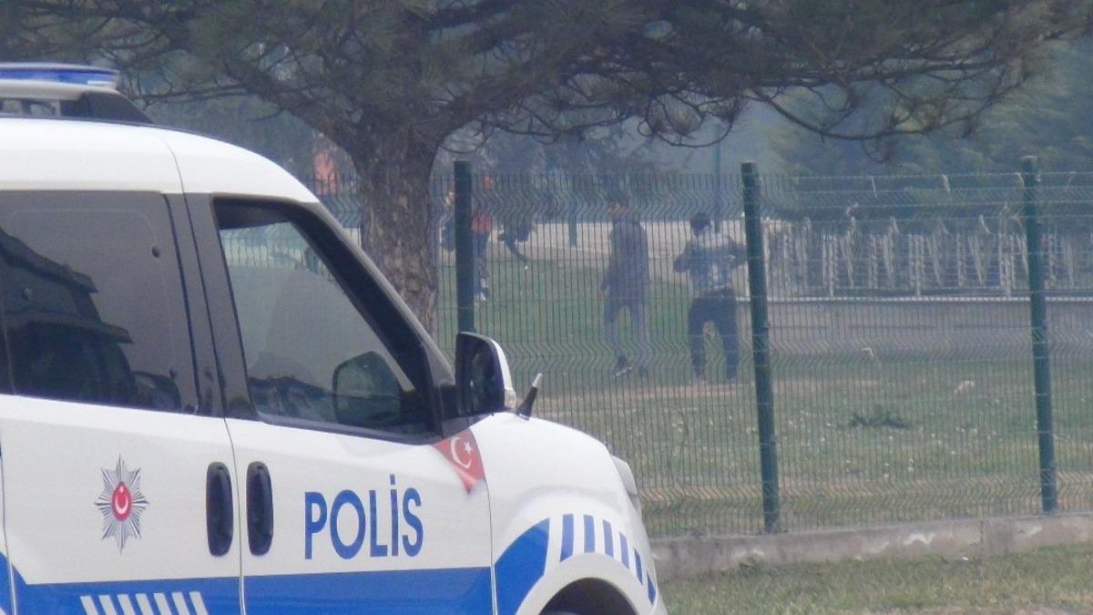 Ekip arabasını g&ouml;renler ka&ccedil;acak yer aradı