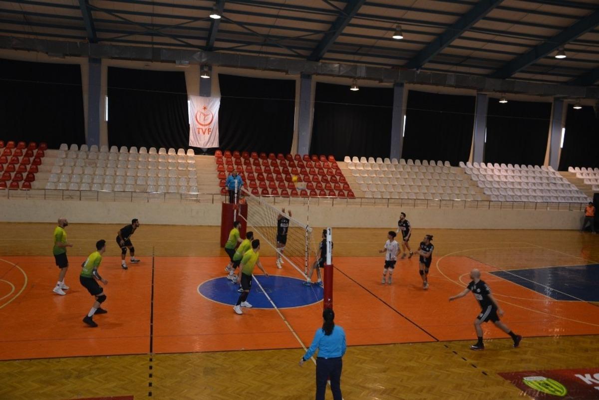 Korkuteli Belediyespor Ilgın Spor&rsquo;a set vermedi: 3-0