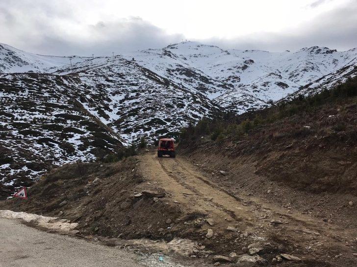 Ödemiş’te zirveye tırmanırken yüksekten düşerek yaralanan 2 kişi kurtarıldı G3
