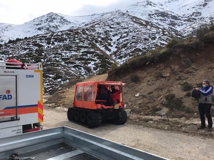 Ödemiş’te zirveye tırmanırken yüksekten düşerek yaralanan 2 kişi kurtarıldı G5