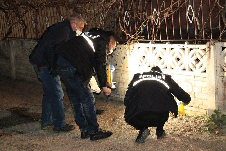 Evinin önüne gittiği şahsı aşağı çağırıp vurdu G1