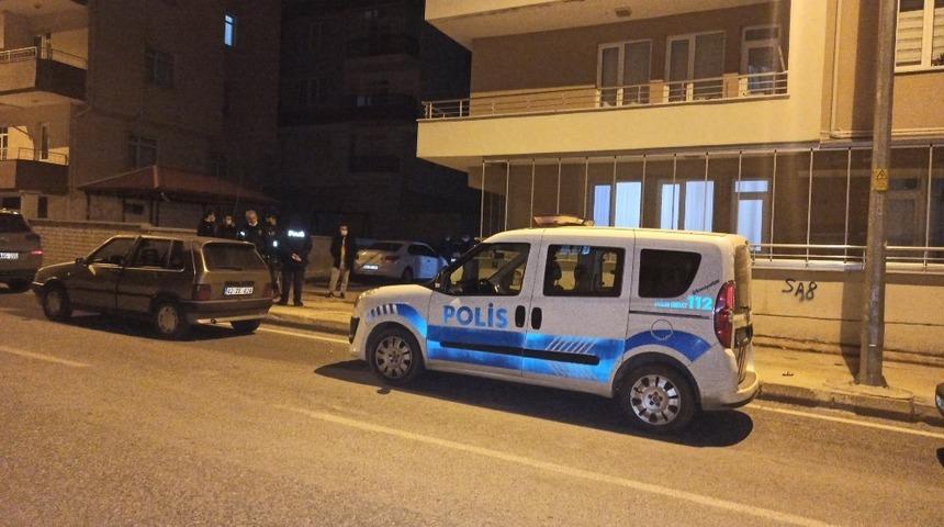 Cezaevinden izinli çıktılar kısıtlamada hırsızlıkta yakalandılar