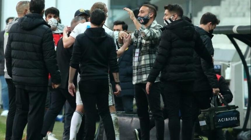 Beşiktaş'ta Cenk Tosun idmana çıkıyor