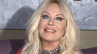 Emel Sayın koronavirüs aşısı oldu