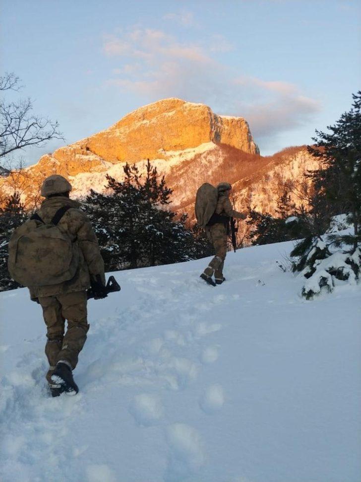 İçişleri Bakanlığınca, Hatay, Osmaniye, Gaziantep İllerinde Eren-8 Amanoslar Operasyonu başlatıldı. G5