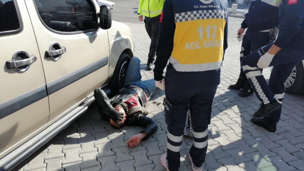 Ehliyet isteyen polise bayılma numarası yaptı