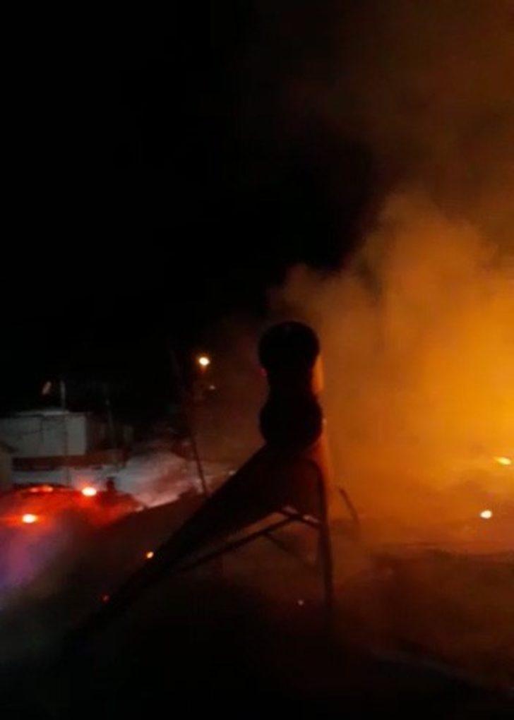 Ardahan’da korkutan yangın: Bir ev küle döndü G3