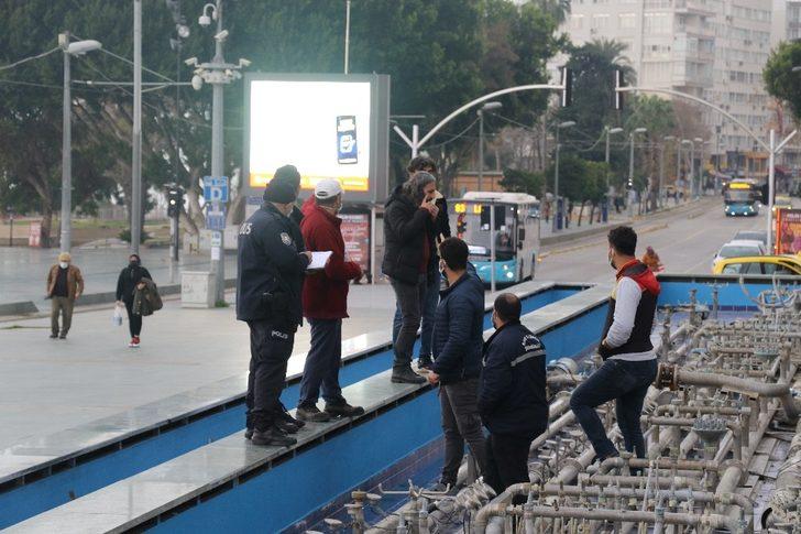 Antalya’da dev süs havuzunun fıskiyelerini çaldılar G2