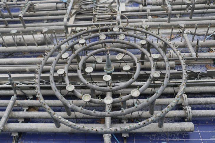 Antalya’da dev süs havuzunun fıskiyelerini çaldılar G3